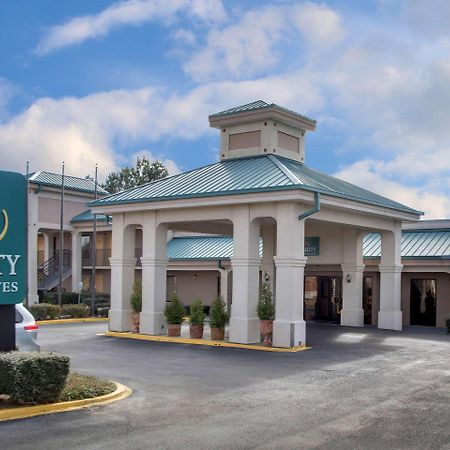 Quality Inn & Suites Клинтън Екстериор снимка