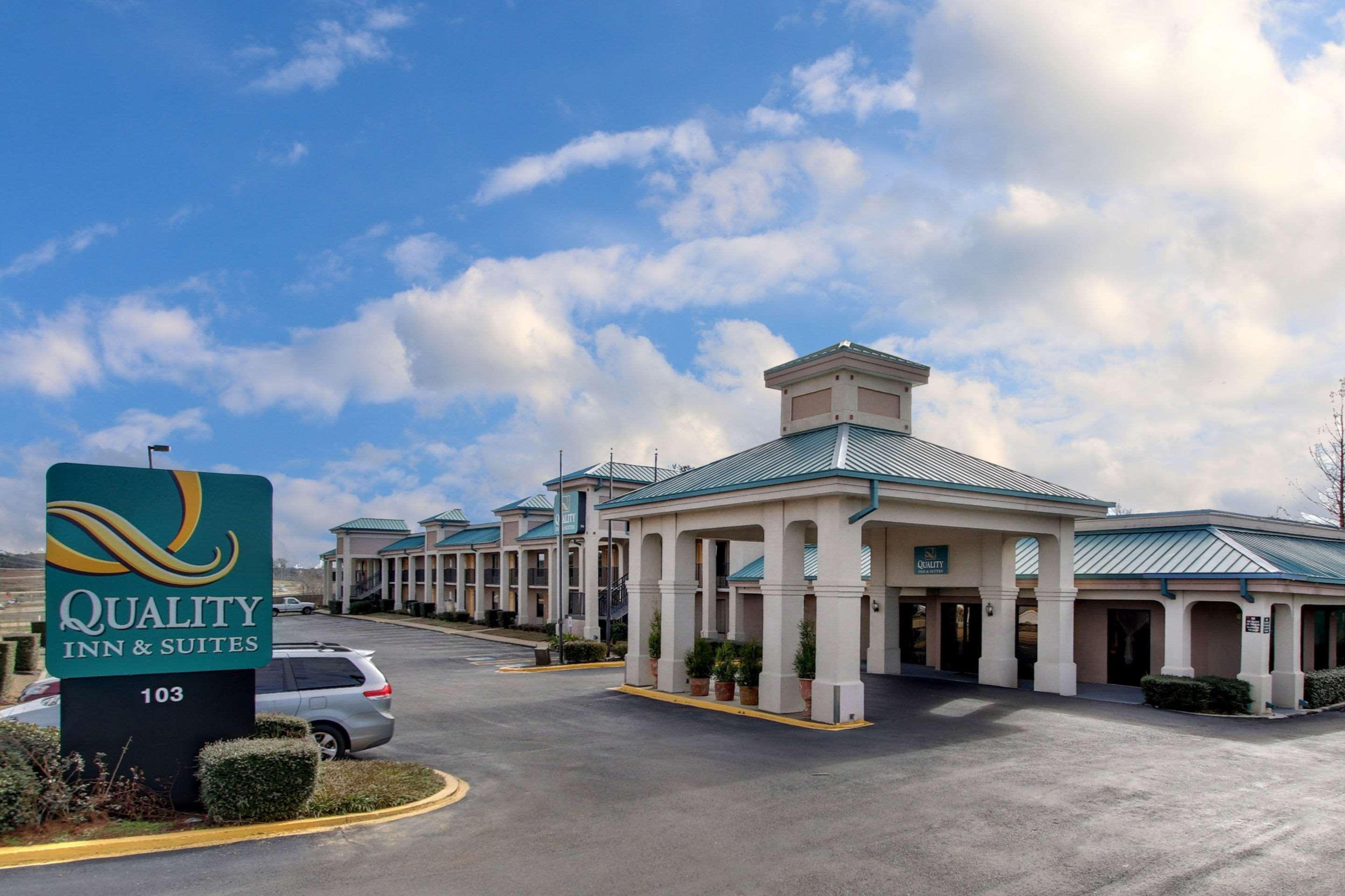 Quality Inn & Suites Клинтън Екстериор снимка