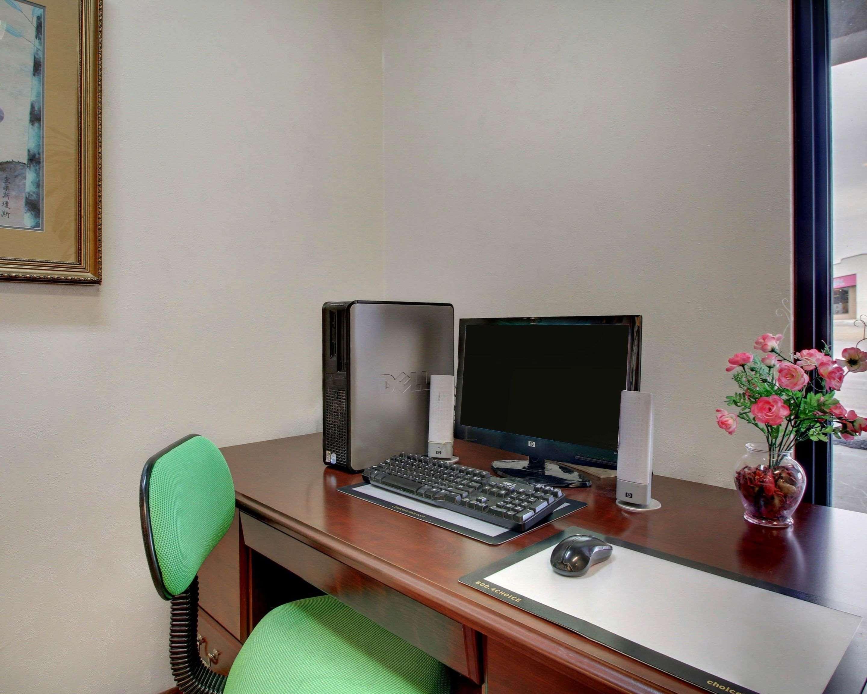 Quality Inn & Suites Клинтън Екстериор снимка