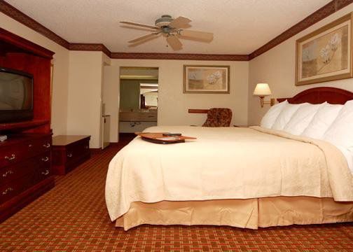 Quality Inn & Suites Клинтън Стая снимка